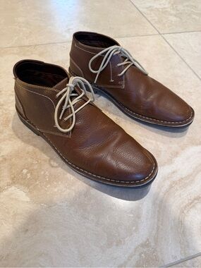 Kenneth Cole Reaction Brown Leather Chukka Boots with Tan Laces